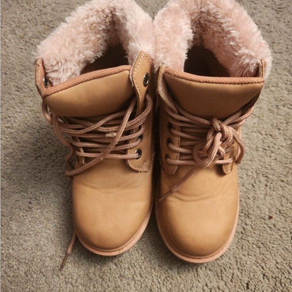 Other - Tan Fur-Lined girls boots